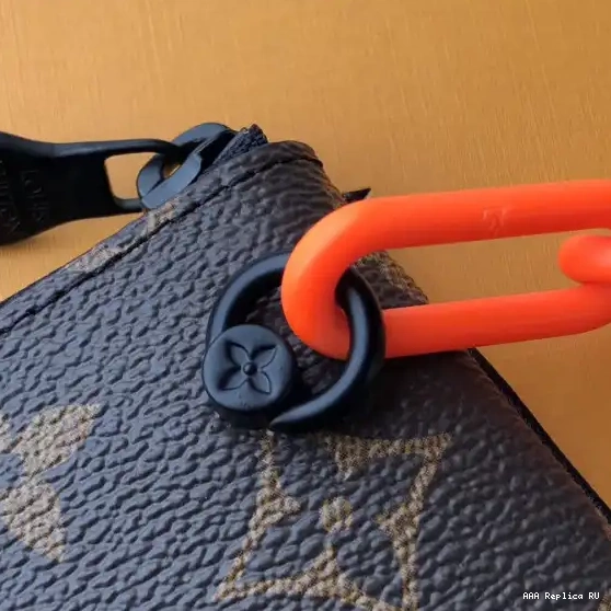 Aaa replica bags VUITTON POUCH LOUIS KEY 0526
